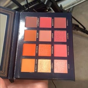 Eyeshadow palette